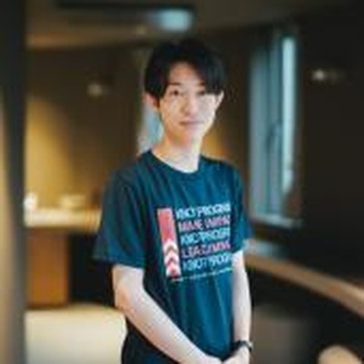 臼居 航氏